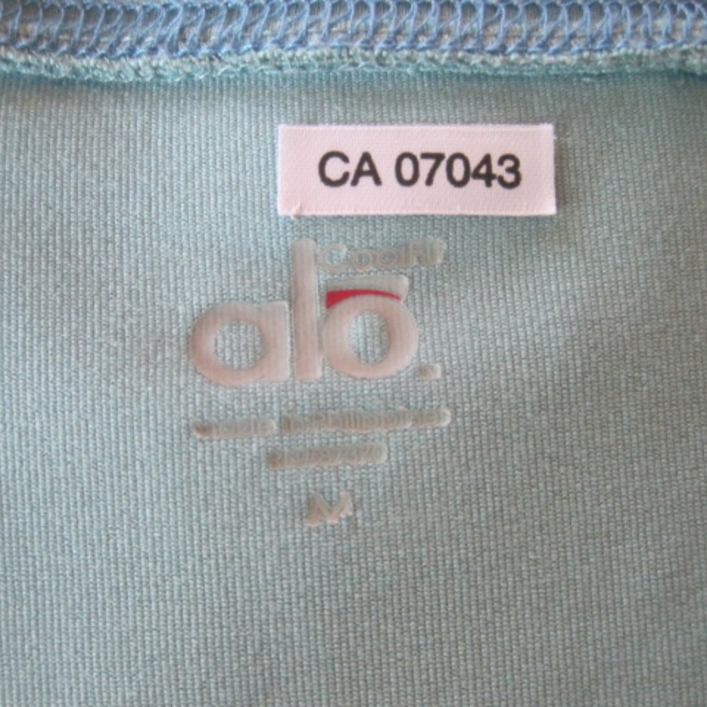 Alo Coolfit Sleeveless Tank Top - Picture 4 of 9